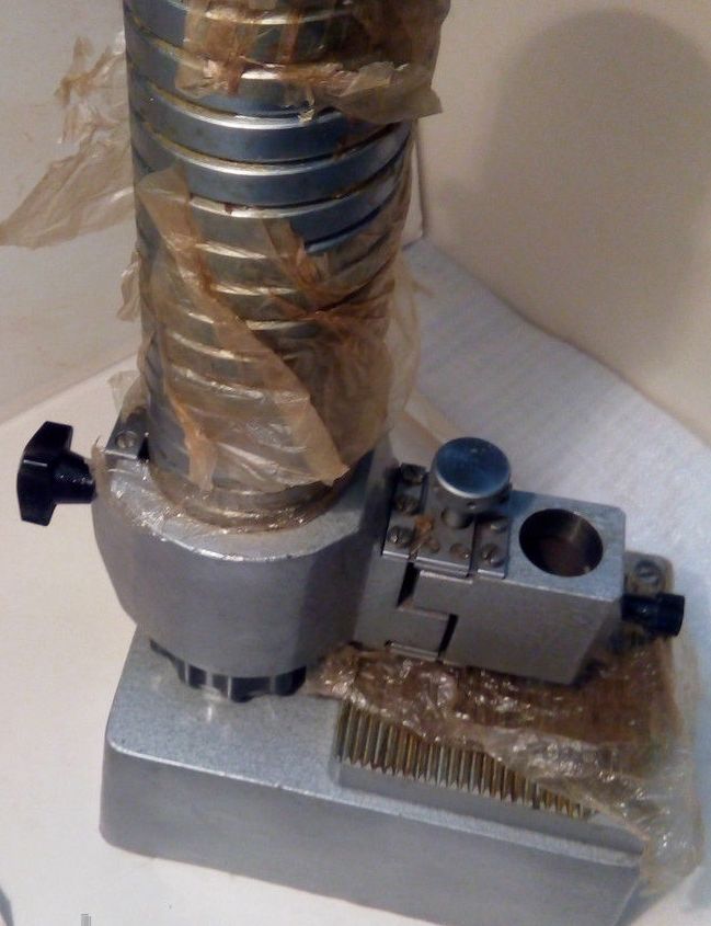 Стойка измерительная тип С-I ГОСТ 10197-70 ,  штатив ,С-I предназначена для установки индикаторных головок с ценой деления менее 0,0005 мм; С-II предназначены для установки индикаторных головок с ценой деления 0,001-0,005 мм и размещения на них измерительных приспособлений и устройств различного назначения при измерении линейных размеров и отклонений форм.